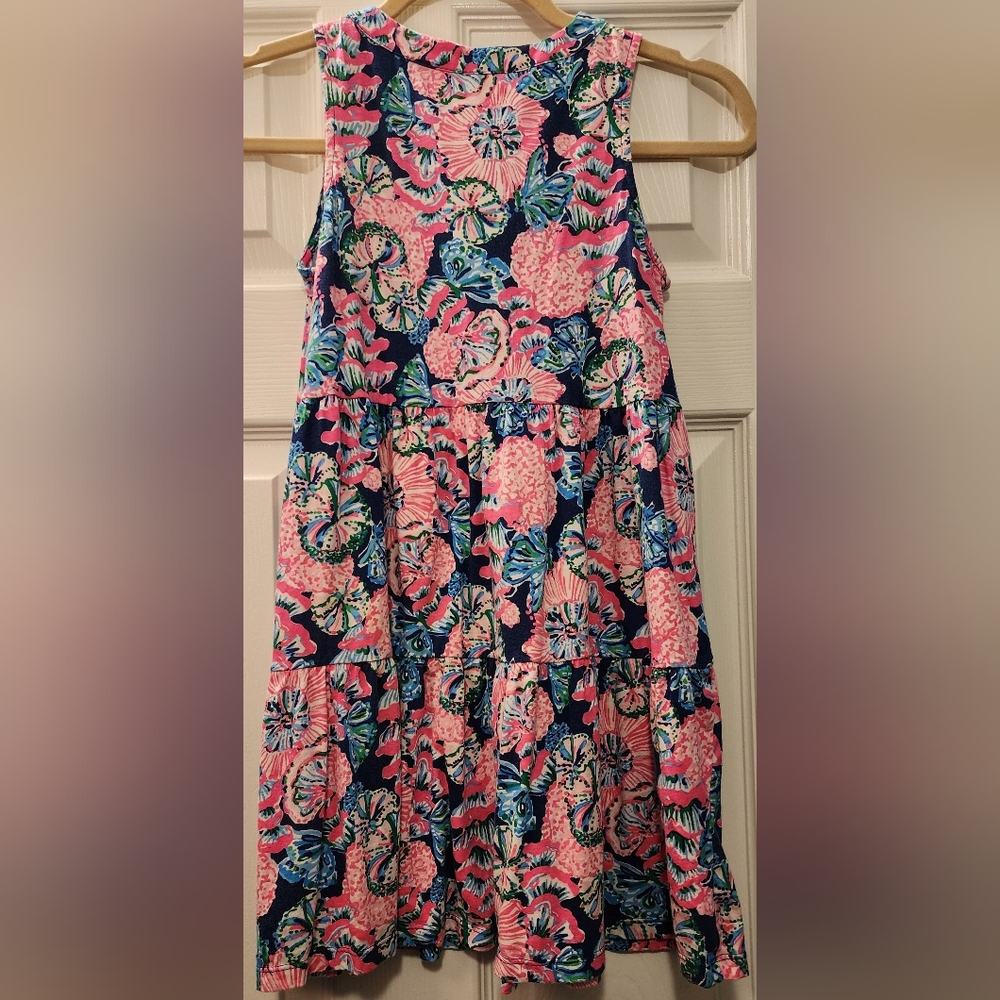 Lilly Pulitzer Girls V-Neck Tiered Dress • Fan Sea Pants Print • M - Picture 3 of 8